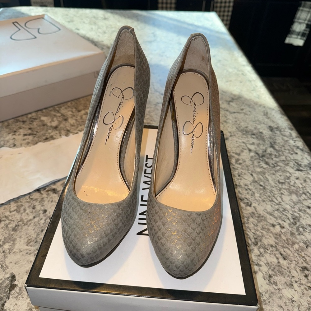 Jessica Simpson Silver Patterned Heels - Picture 12 of 12